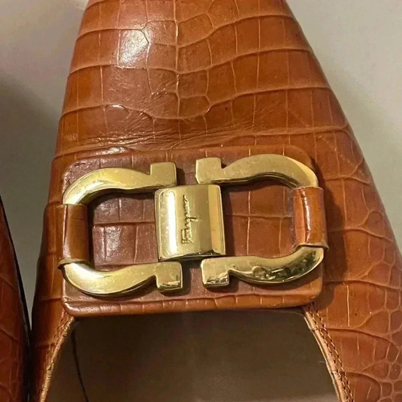 Salvatore Ferragamo Authentic Loafers WOMEN shoes, chic and comfy - Picture 6 of 16